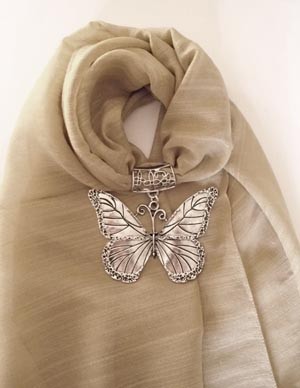 Bijou de foulard Papillon